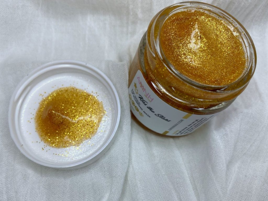 March 2021 Luxe AMNH Skincare Kiss The Stars 24K Gold Lip Plumping Mask Open